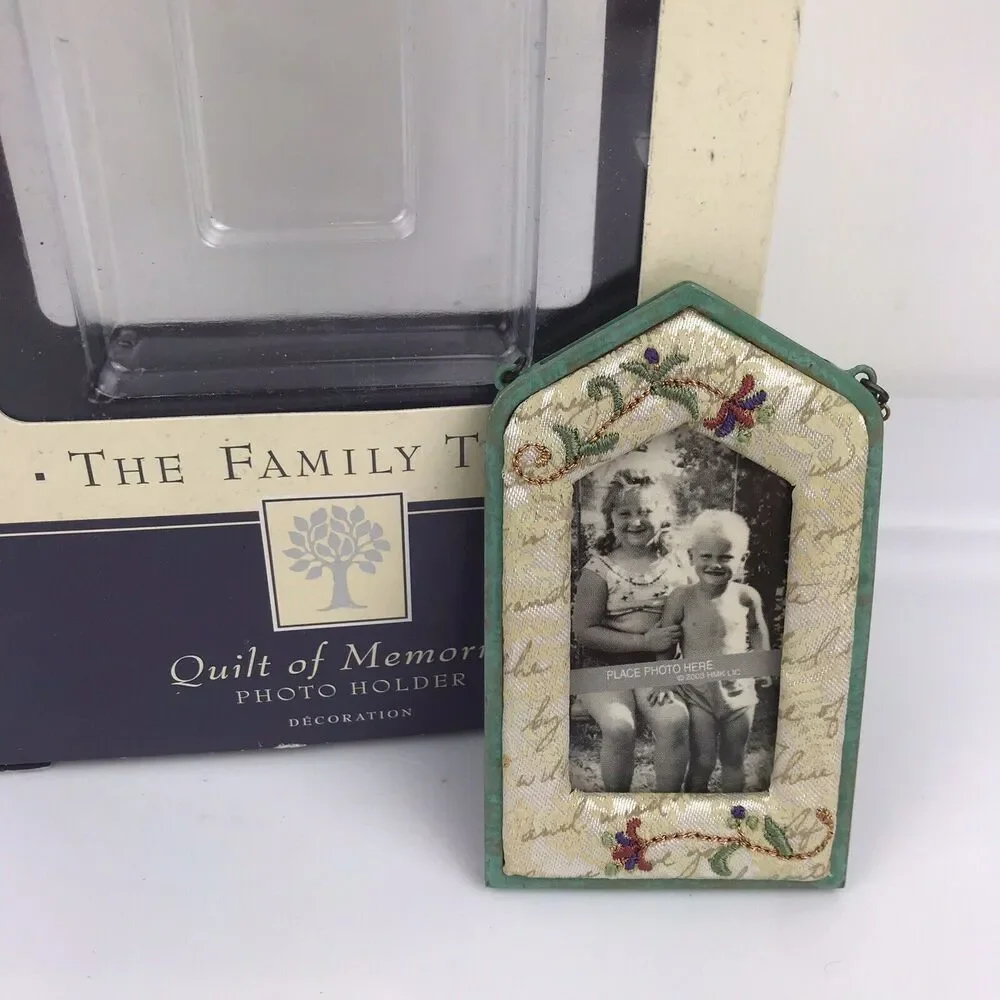 Hallmark Keepsake Ornament Photo Frame 2003 Quilt Of Memories Family Tree In Box